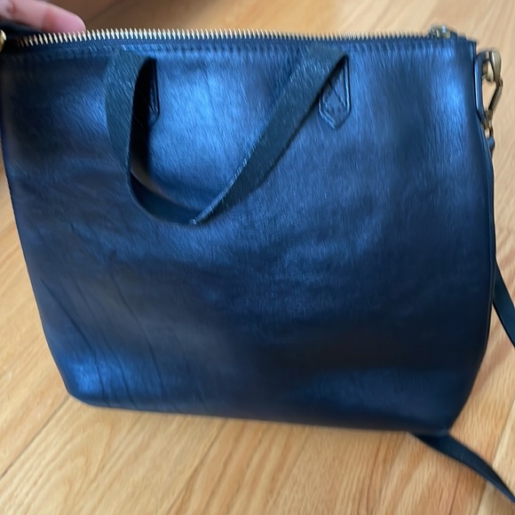 Madewell medium zip top transport tote. Crossbody - Picture 4 of 7